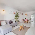 Lejlighed 138- Stylish Coastal With Views And Pool In