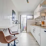 Lejlighed 138- Stylish Coastal With Views And Pool In *