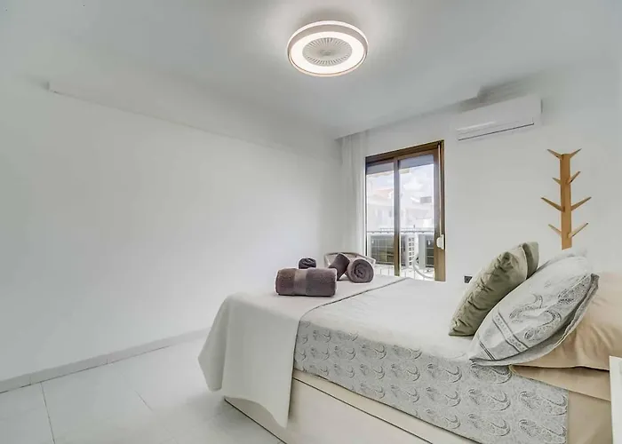 138- Stylish Coastal With Views And Pool In Апартаменты *