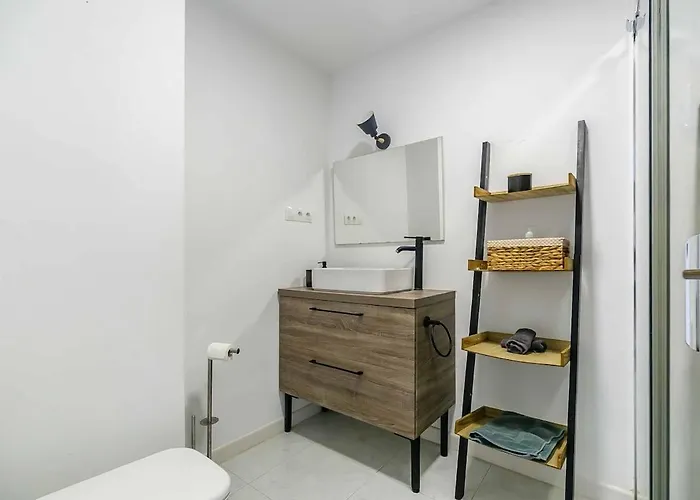 138- Stylish Coastal With Views And Pool In