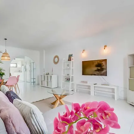 Apartamento 138- Stylish Coastal With Views And Pool In *