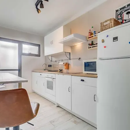 公寓 138- Stylish Coastal With Views And Pool In *