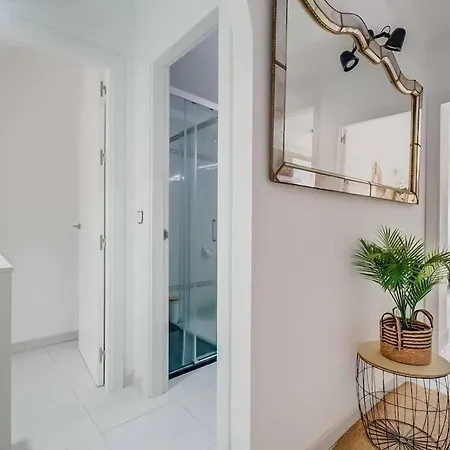 Apartamento 138- Stylish Coastal With Views And Pool In Fuengirola