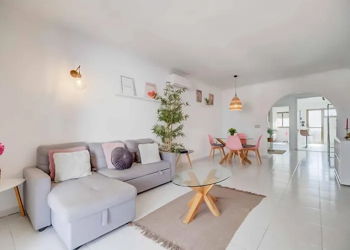 Apartamento 138- Stylish Coastal With Views And Pool In