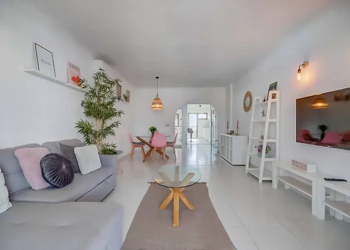 138- Stylish Coastal With Views And Pool In Apartamento