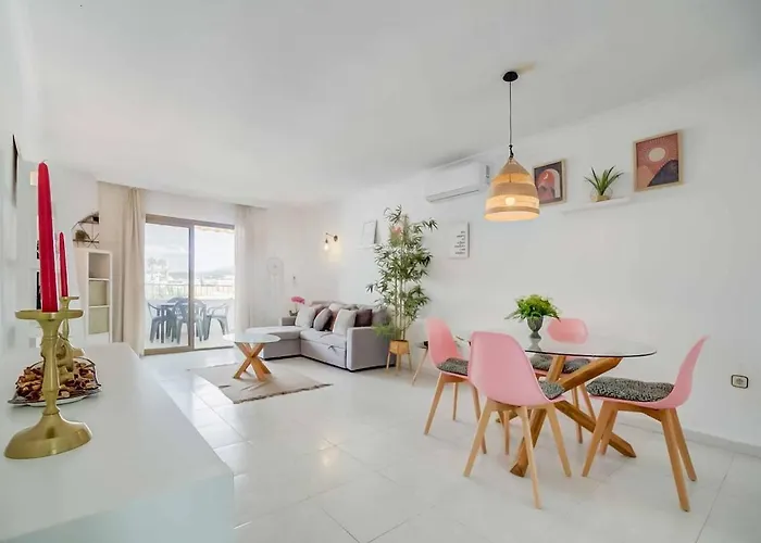 Apartamento 138- Stylish Coastal With Views And Pool In *