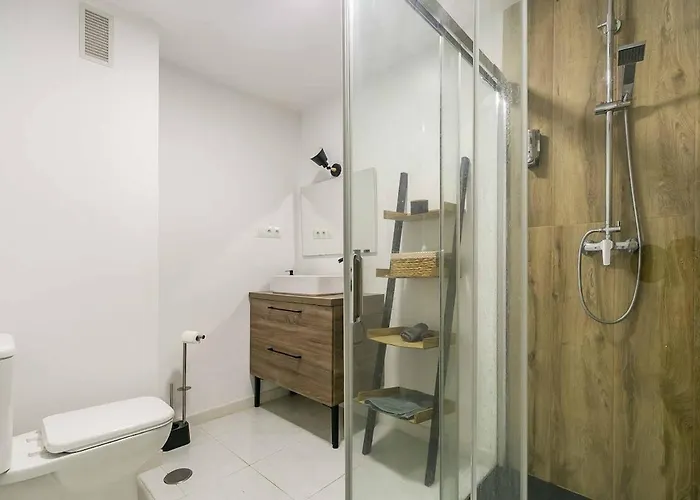 138- Stylish Coastal With Views And Pool In *