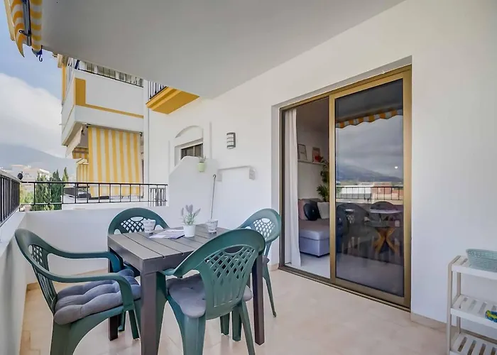 Apartamento 138- Stylish Coastal With Views And Pool In Fuengirola