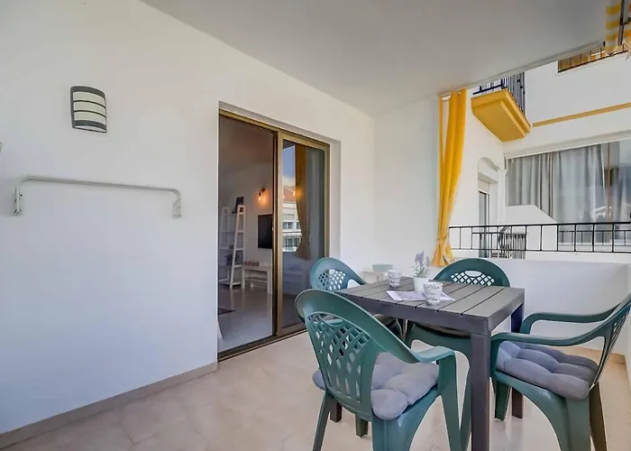 138- Stylish Coastal With Views And Pool In *