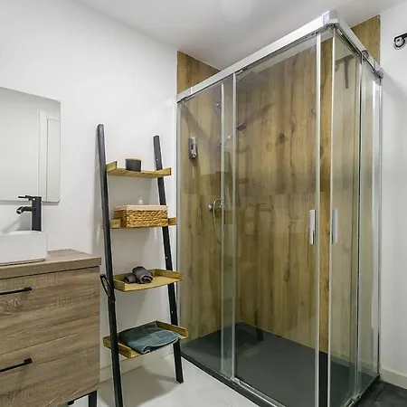 138- Stylish Coastal With Views And Pool In