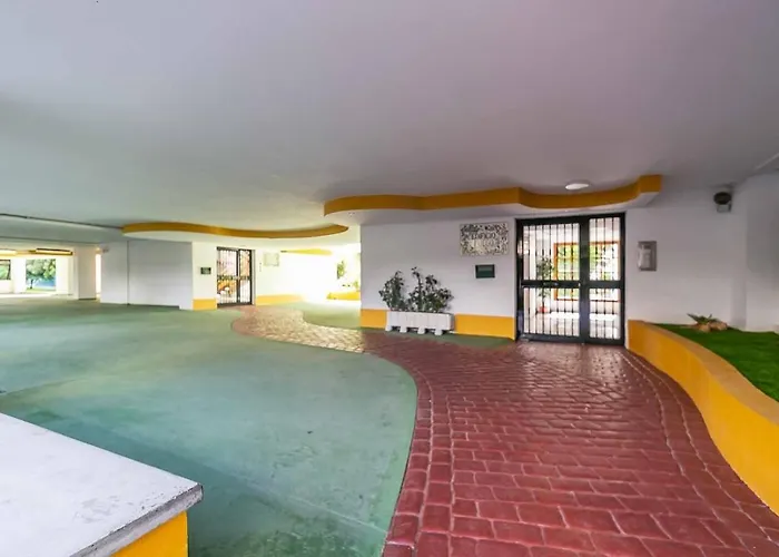 138- Stylish Coastal With Views And Pool In 푸엔히롤라